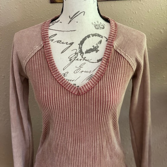 Gilded Intent Washed out brick red sweater blouse - Picture 2 of 7